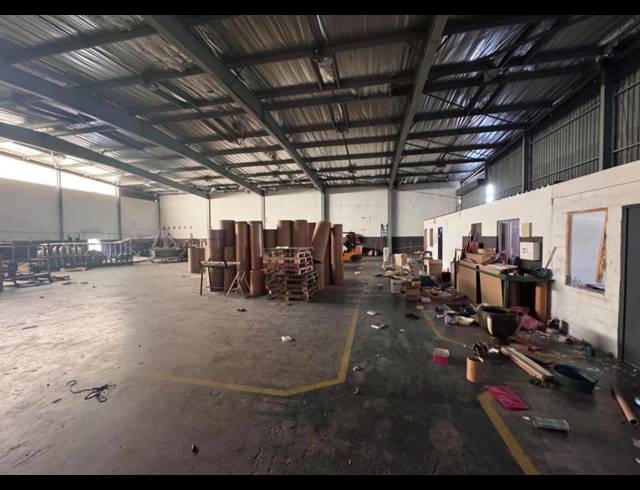 850M² WAREHOUSE TO LET IN SPRINGFIELD PARK